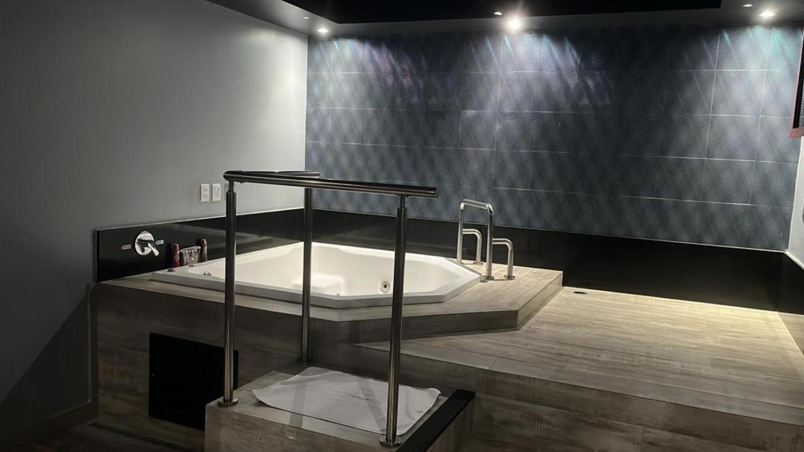 Zurich 6 *
